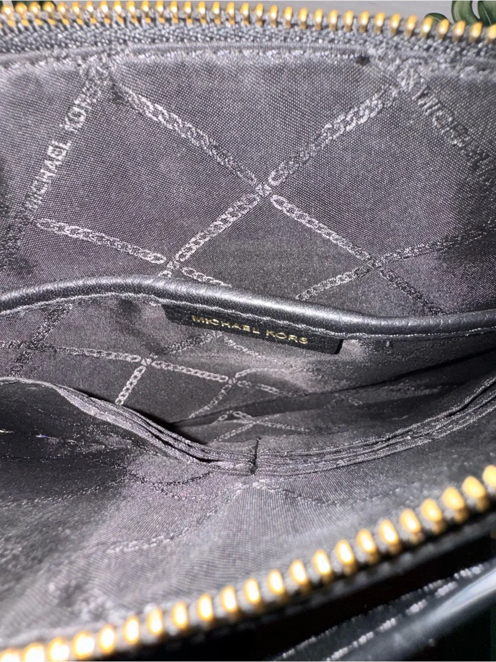 Michael Kors Black Pebbled Leather Crossbody with Gold Accents vintage - Picture 4 of 5